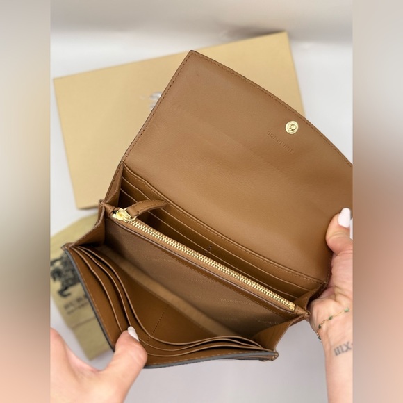 NEW BURBERRY HARRIS LONG WALLET CHECK PATTERN PRINT - Picture 4 of 9